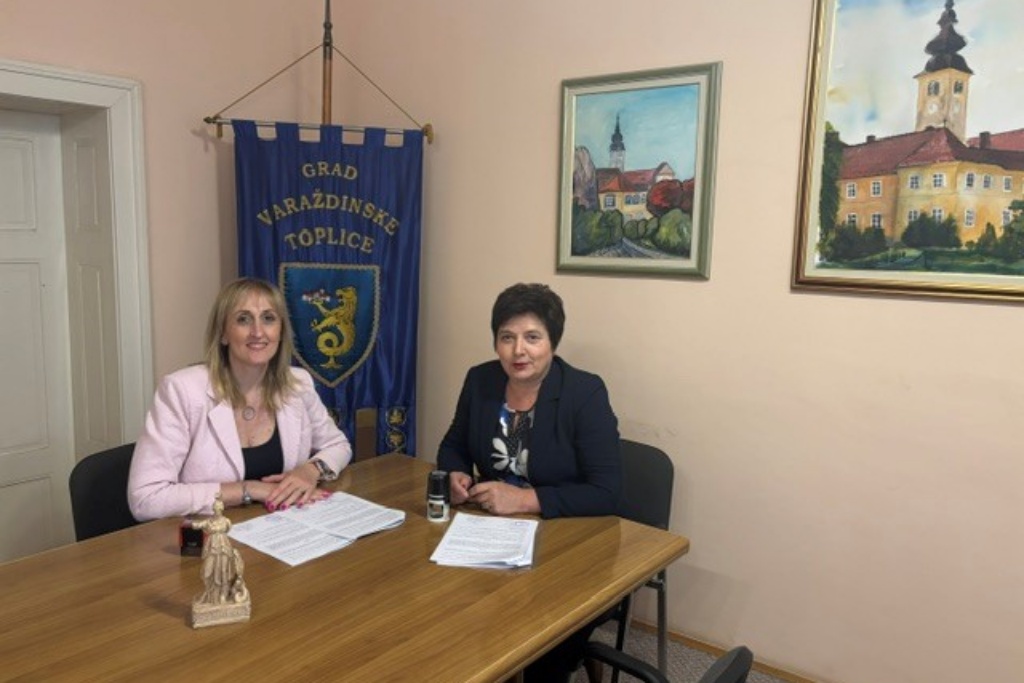 potpisivanje ugovora (2)