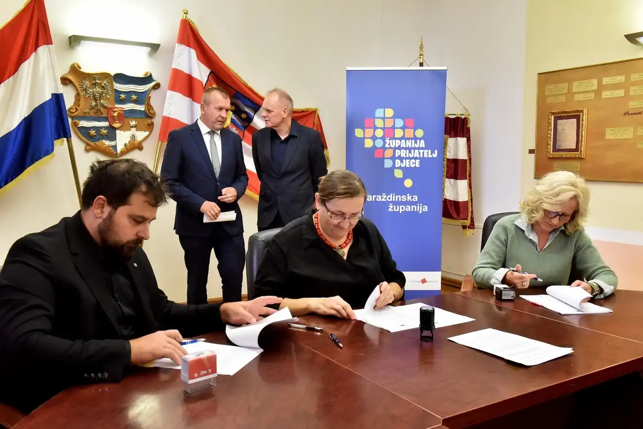 potpisivanje ugovora (8) potpisivanje ugovora (8)