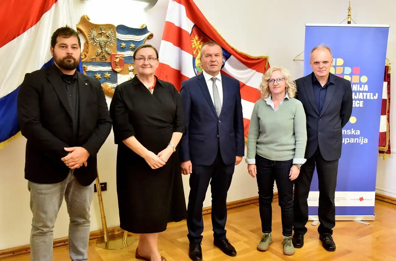 potpisivanje ugovora (9) potpisivanje ugovora (9)