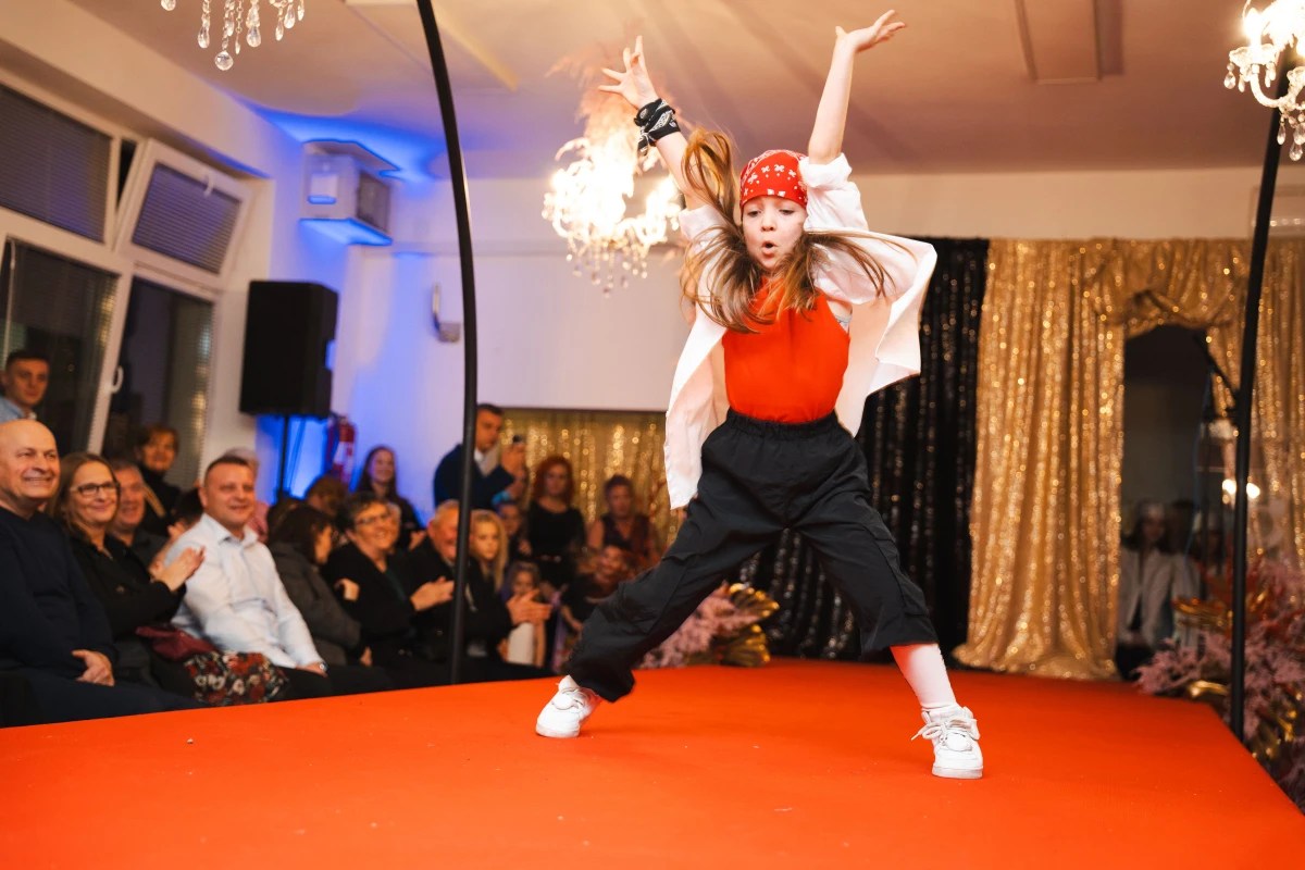 revija frizura nova ve (1) revija frizura nova ve (1)