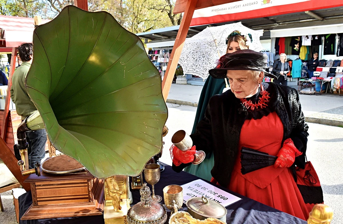 sajam antikviteta14 – kresimir djuric sajam antikviteta14 – kresimir djuric