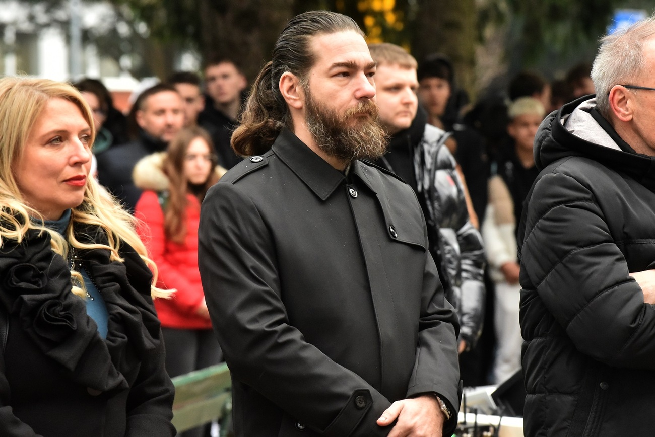 skulptura (12) skulptura (12)