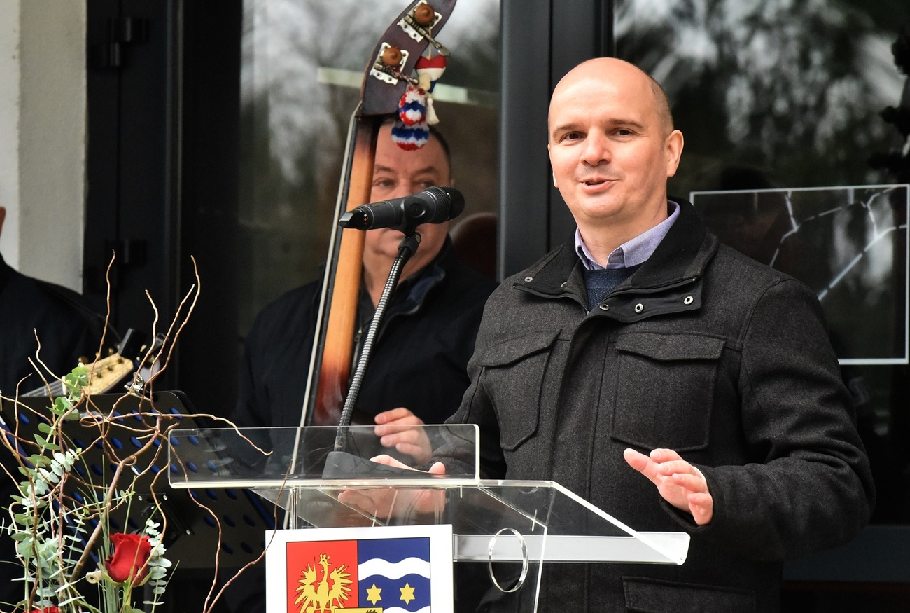 skulptura (13) skulptura (13)