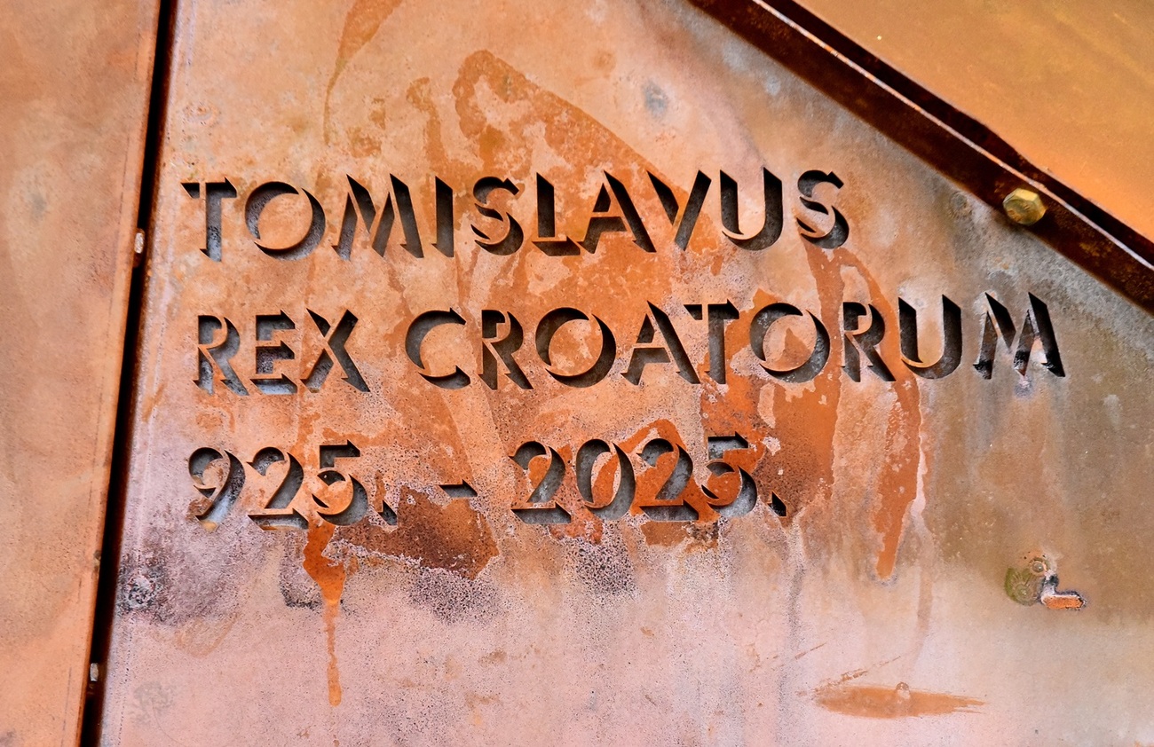 skulptura (3) skulptura (3)