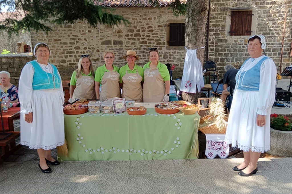 starinski zmaki (1) starinski zmaki (1)