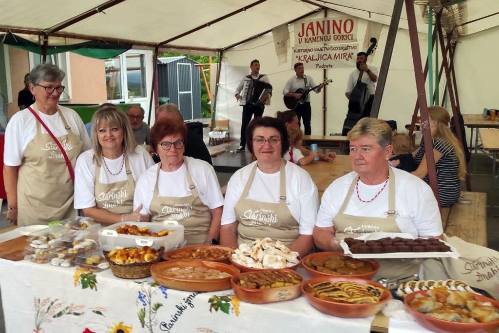 starinski zmaki (9) starinski zmaki (9)