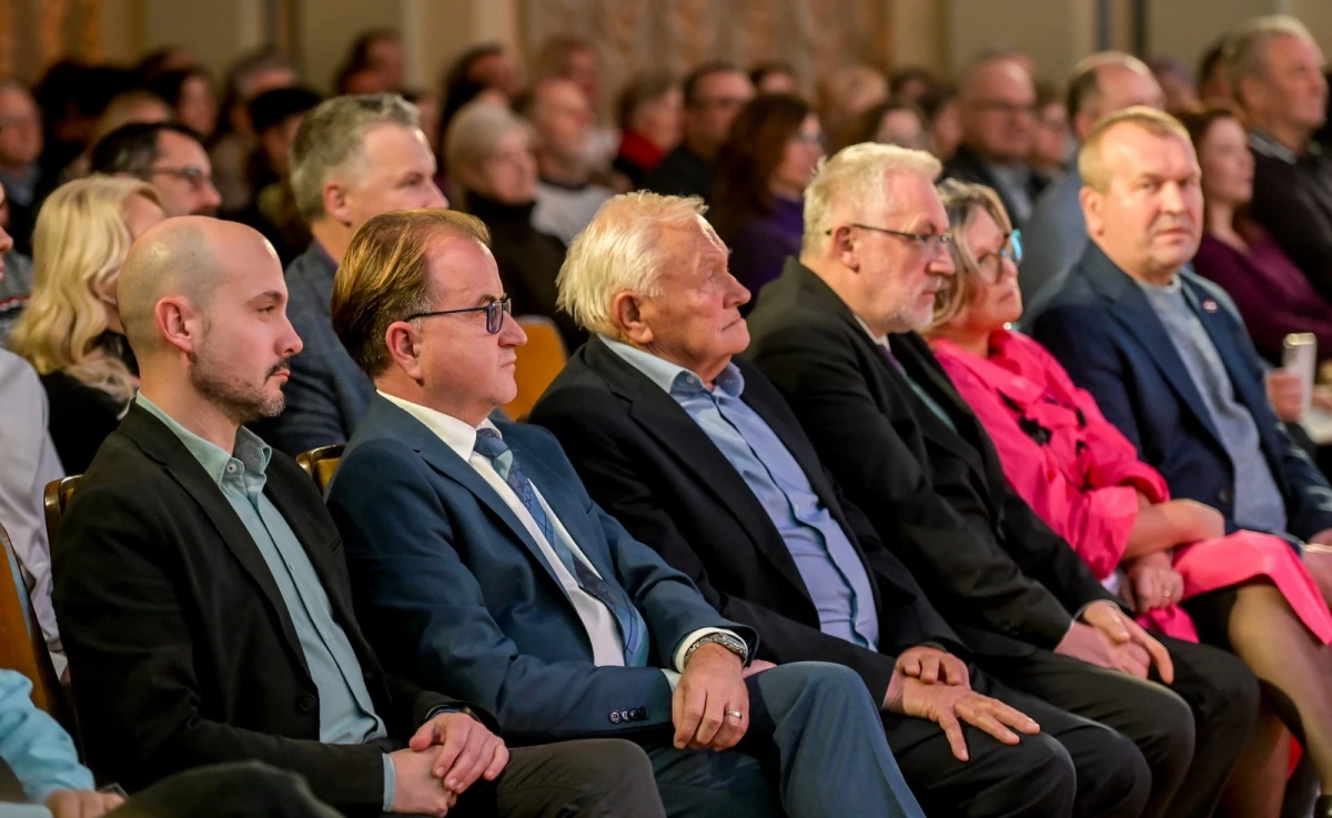 tamburaski orkestar bobic enjingi vinska simfonija – koncertni ured vz 10 tamburaski orkestar bobic enjingi vinska simfonija – koncertni ured vz 10