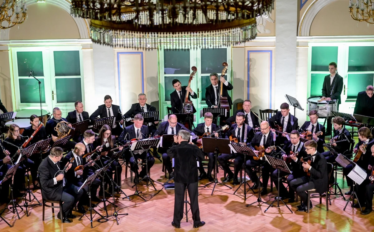 tamburaski orkestar bobic enjingi vinska simfonija – koncertni ured vz 11 tamburaski orkestar bobic enjingi vinska simfonija – koncertni ured vz 11