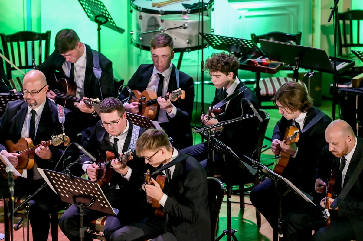 tamburaski orkestar bobic enjingi vinska simfonija – koncertni ured vz 20 tamburaski orkestar bobic enjingi vinska simfonija – koncertni ured vz 20