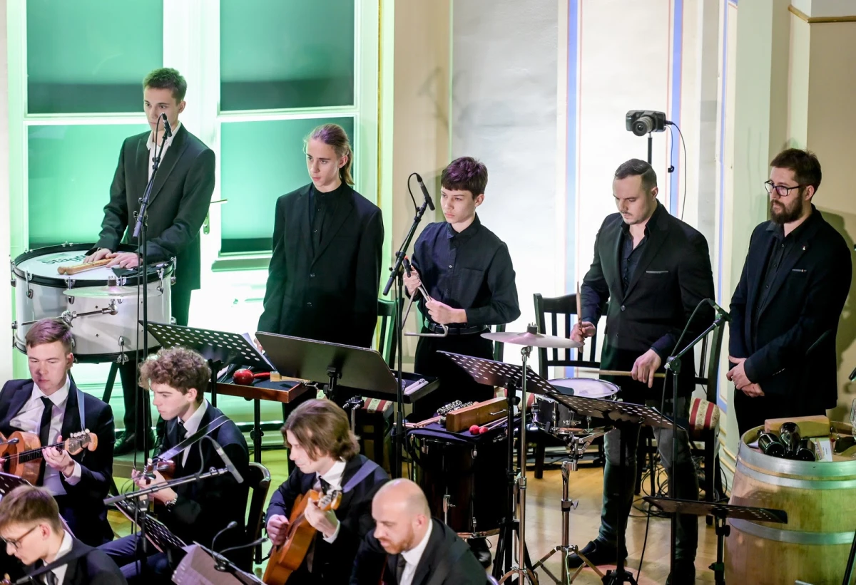 tamburaski orkestar bobic enjingi vinska simfonija – koncertni ured vz 26 tamburaski orkestar bobic enjingi vinska simfonija – koncertni ured vz 26