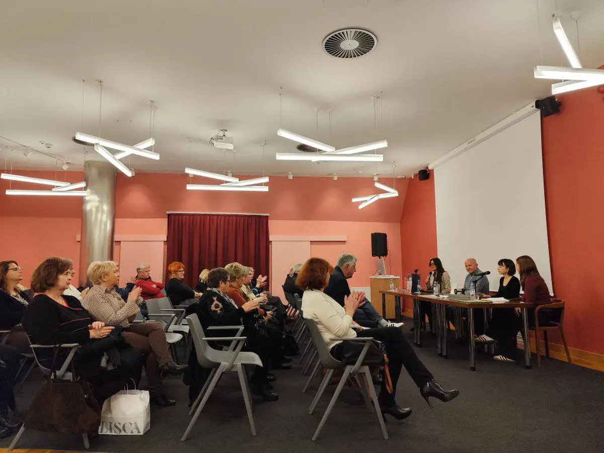 tomislav ribic – gradska knjiznica 01 tomislav ribic – gradska knjiznica 01