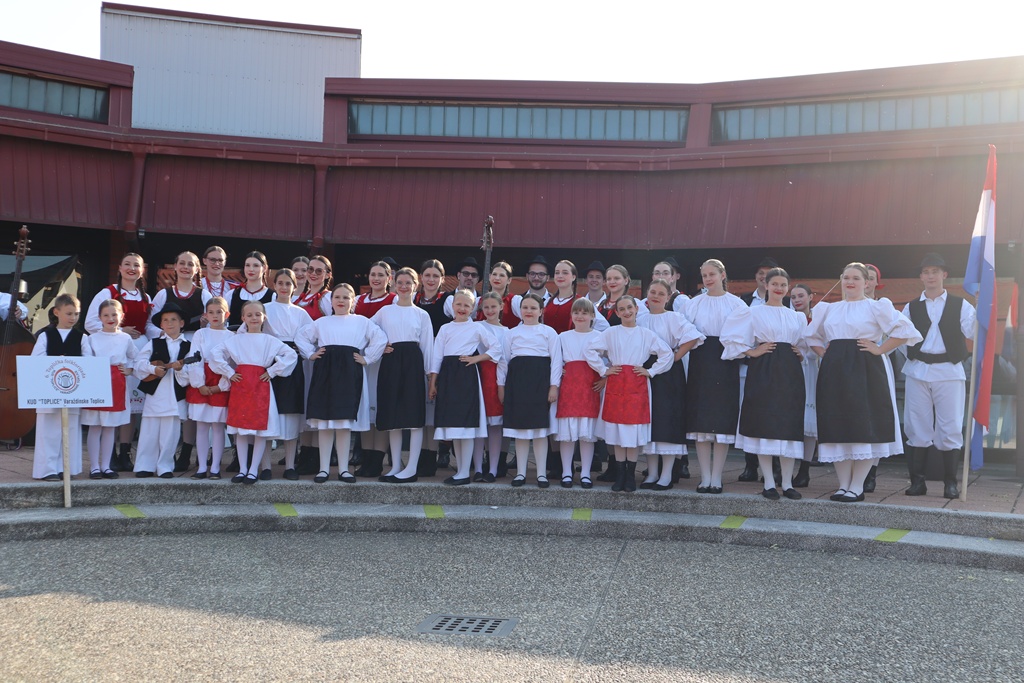 toplicka folklorijada (1) toplicka folklorijada (1)