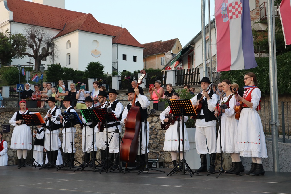 toplicka folklorijada (16) toplicka folklorijada (16)