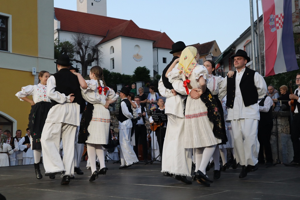 toplicka folklorijada (20) toplicka folklorijada (20)