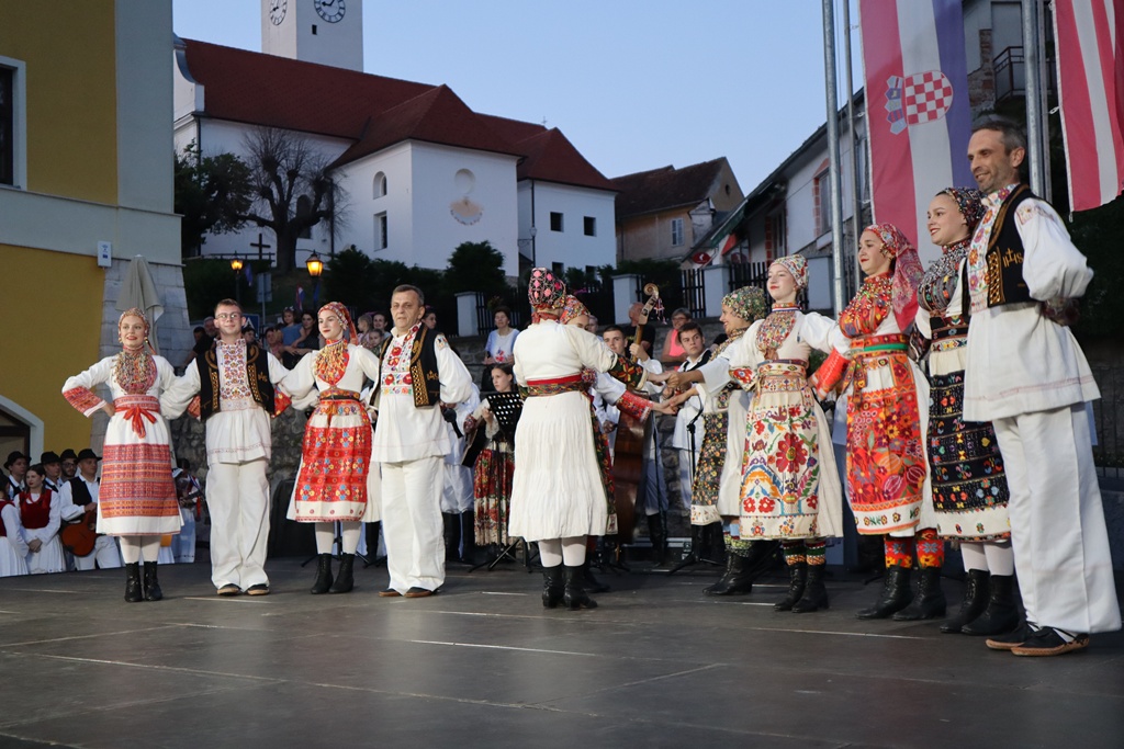 toplicka folklorijada (24) toplicka folklorijada (24)