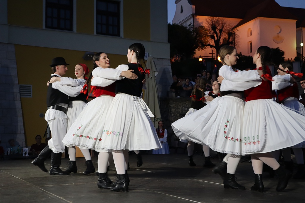 toplicka folklorijada (27) toplicka folklorijada (27)