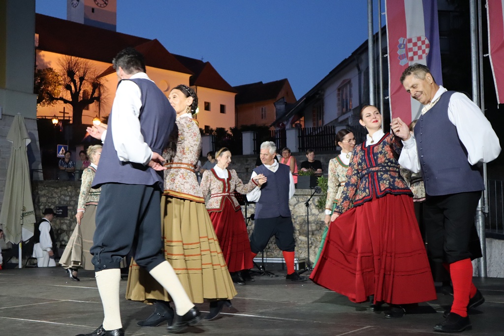 toplicka folklorijada (30) toplicka folklorijada (30)