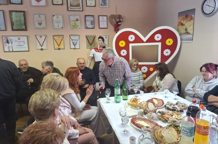 trnovec-trnovecko srce-izlozba (7) trnovec-trnovecko srce-izlozba (7)