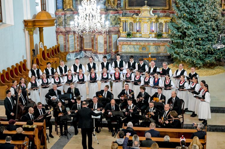 božić u hrvata koncertni ured