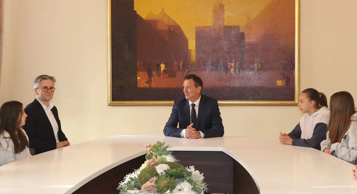 ursuline zvjezdice – grad vz 12