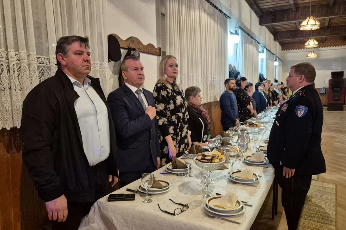 veliki bukovec – sjednica (11) veliki bukovec – sjednica (11)