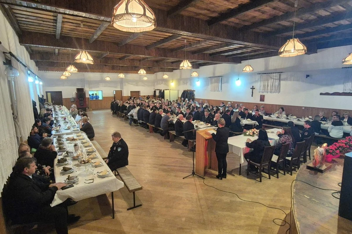 veliki bukovec – sjednica (7) veliki bukovec – sjednica (7)