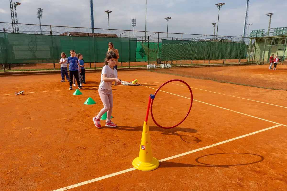 vrtici tenis – zsugv 17 vrtici tenis – zsugv 17