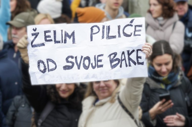 zagreb prosvjed farma pilića sisak – marko seper PXL_210226_147016056 v3