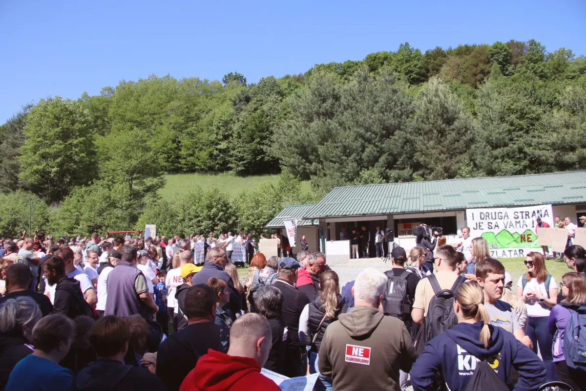 zeljeznica prosvjed – denis vlasic 03 zeljeznica prosvjed – denis vlasic 03