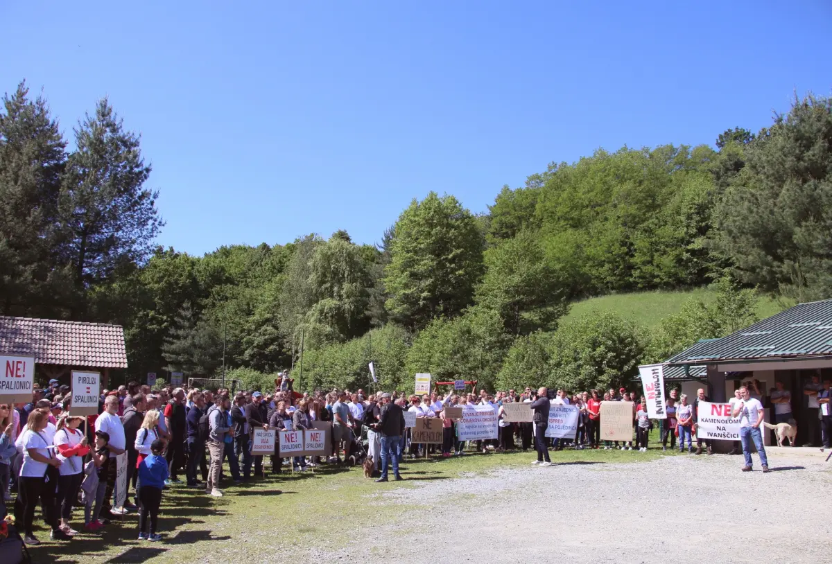 zeljeznica prosvjed – denis vlasic 06 zeljeznica prosvjed – denis vlasic 06