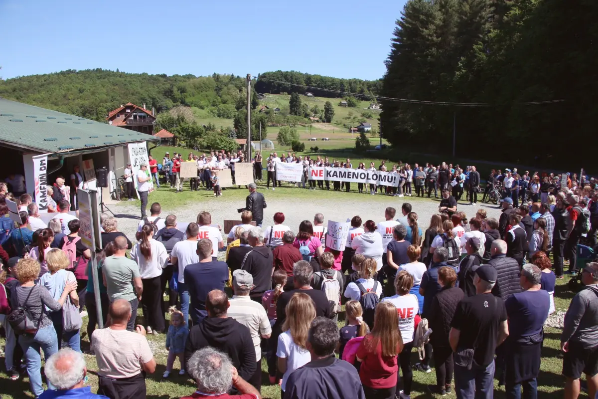 zeljeznica prosvjed – denis vlasic 09 zeljeznica prosvjed – denis vlasic 09