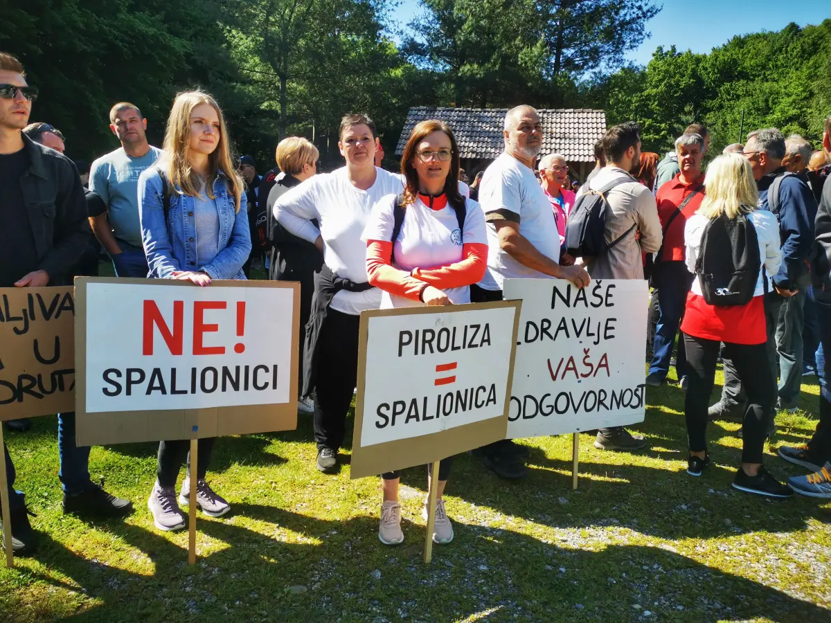 zeljeznica prosvjed – goran stimec 03 zeljeznica prosvjed – goran stimec 03