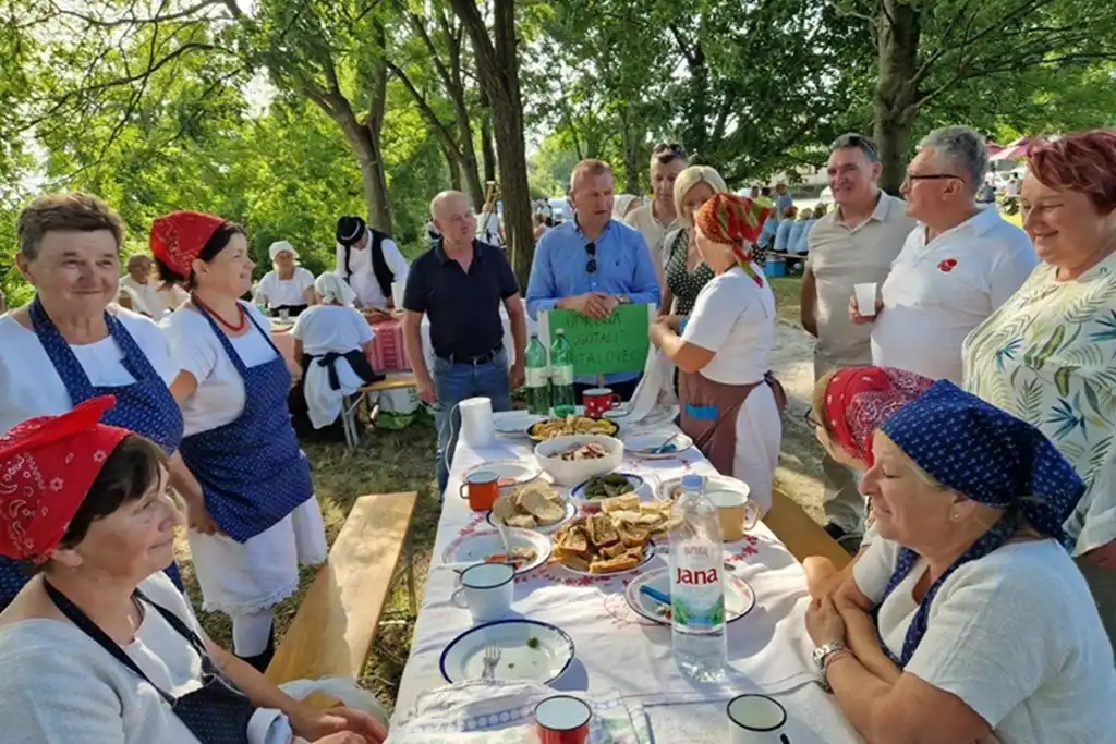 žetvene svečanosti, trnovec010