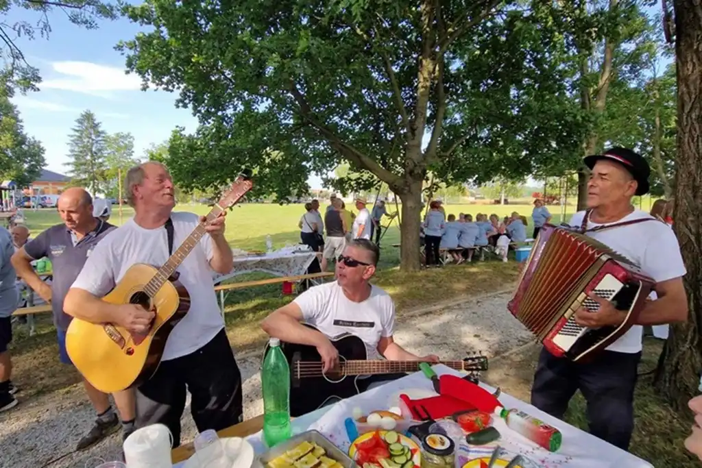 žetvene svečanosti, trnovec015